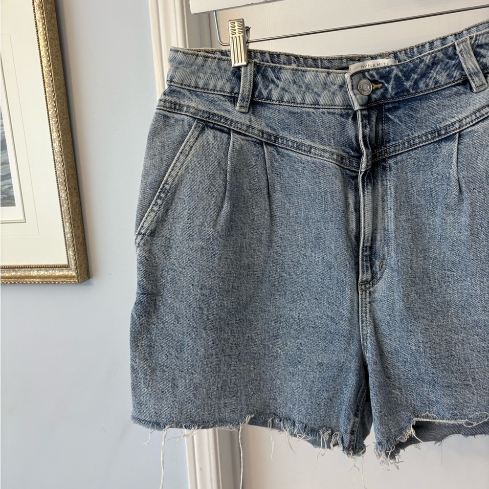 Dynamite Gigi Pleated Highrise Light Blue Denin Shorts Size 30 Jeans Cotton - Picture 3 of 8